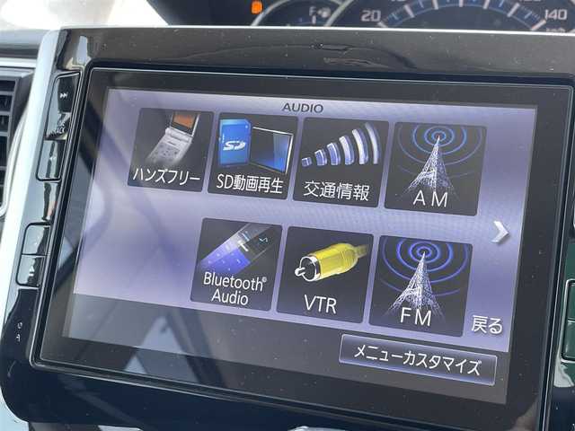 ダイハツ タント カスタム RS SA 道東・釧路十勝 2014(平26)年 8.1万km パールホワイトⅢ 4WD/純正ナビ/(AM FM CD DVD BT フルセグTV)/バックカメラ/両側パワースライドドア/衝突軽減ブレーキ/スマートアシスト/プッシュスタート/スマートキー/ドアバイザー/フロアマット/革巻きステアリング