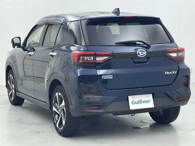 ダイハツ ロッキー プレミアム G HEV 茨城県 2022(令4)年 1.7万km レーザーブルークリスタルシャイン 社外オーディオ［CZ215］/スマートアシスト/・衝突回避支援ブレーキ/・衝突警報機能/・ふらつき警報/・先行車発進お知らせ機能/・標識認識機能/・コーナーセンサー/ハーフレザーシート/シートヒーター/純正アルミホイール/純正フロアマット/ビルトインETC