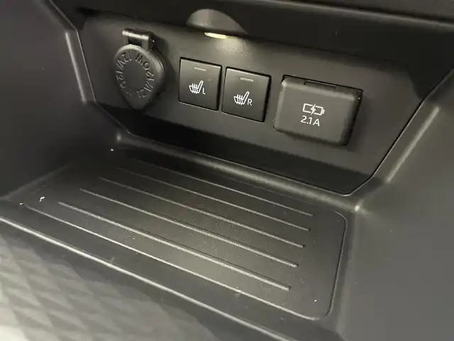 ダイハツ ロッキー プレミアム G HEV 茨城県 2022(令4)年 1.7万km レーザーブルークリスタルシャイン 社外オーディオ［CZ215］/スマートアシスト/・衝突回避支援ブレーキ/・衝突警報機能/・ふらつき警報/・先行車発進お知らせ機能/・標識認識機能/・コーナーセンサー/ハーフレザーシート/シートヒーター/純正アルミホイール/純正フロアマット/ビルトインETC