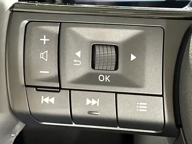 日産 セレナ e－パワー ハイウェイスター V 福岡県 2025(令7)年 0.1千km ホワイト ・登録済み未使用車/・メーカーナビ　/（ＡＭ　ＦＭ　ＢＴ　ＵＳＢ）　/・プロパイロット　/・バックカメラ　/・全方位カメラ　/・デジタルインナーミラー　/・前後コーナーセンサー　/・レーンキープ　/・踏み間違い防止機能　/・ハンドル支援　/・標識認識　/・衝突軽減/・先行車発進告知機能/・ハンズフリーオートスライドドア/・電動パーキングブレーキ/・ブレーキホールド/・クルコン/・両側パワスラ/・オートライト/・オートハイビーム/・電格ミラー/・スペアキー