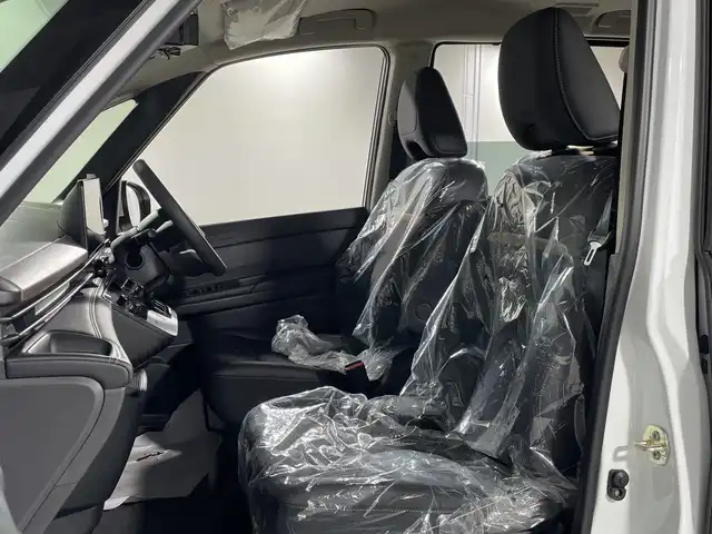 日産 セレナ e－パワー ハイウェイスター V 福岡県 2025(令7)年 0.1千km ホワイト ・登録済み未使用車/・メーカーナビ　/（ＡＭ　ＦＭ　ＢＴ　ＵＳＢ）　/・プロパイロット　/・バックカメラ　/・全方位カメラ　/・デジタルインナーミラー　/・前後コーナーセンサー　/・レーンキープ　/・踏み間違い防止機能　/・ハンドル支援　/・標識認識　/・衝突軽減/・先行車発進告知機能/・ハンズフリーオートスライドドア/・電動パーキングブレーキ/・ブレーキホールド/・クルコン/・両側パワスラ/・オートライト/・オートハイビーム/・電格ミラー/・スペアキー