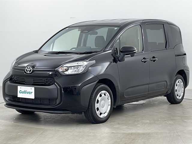 トヨタ シエンタ ハイブリッド G 道央・札幌 2024(令6)年 2.5万km ブラック ・4WD/・寒冷地仕様/・純正ナビ&TV&BT&USB&Miracast/・バックカメラ/・両側パワースライドドア/・Toyota Safety Sense/・レーダークルーズコントロール/・ビルトインETC/・ドアミラーヒーター/・EV　MODE/・クリアランスソナー/・LEDヘッドライト/・オートライト/・オートマチックハイビーム/・フロントワイパーデアイサー