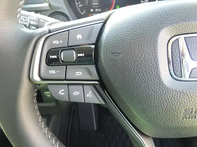 ホンダ ＷＲ－Ｖ Z+ 千葉県 2024(令6)年 0.2万km プラチナホワイトパール ホンダセンシング/・衝突軽減ブレーキ（CMBS）/・車線維持支援システム（LKAS）/・アダプティブクルーズコントロール（ACC）/・後方誤発進抑制機能/・誤発進抑制機能/9インチ純正コネクトナビ/地デジTV/【Bluetooth接続】/【Apple CarPlay　Android Auto対応】/バックカメラ/ドライブレコーダー（前後撮影）/ハーフレザーシート/革巻きステアリング/ステアリングスイッチ/パドルシフト/ETC/LEDヘッドライト/フォグライト/ウインカーミラー/コーナーセンサー/純正17インチアルミホイル/サイド/カーテンエアバッグ/Honda スマートキー