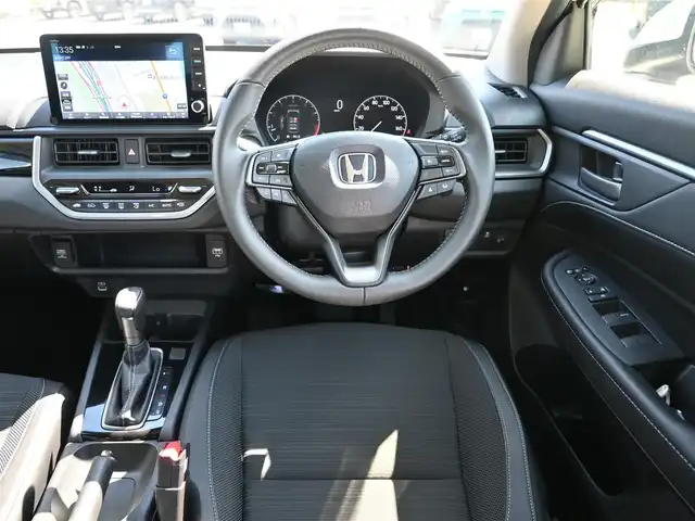 ホンダ ＷＲ－Ｖ Z+ 千葉県 2024(令6)年 0.2万km プラチナホワイトパール ホンダセンシング/・衝突軽減ブレーキ（CMBS）/・車線維持支援システム（LKAS）/・アダプティブクルーズコントロール（ACC）/・後方誤発進抑制機能/・誤発進抑制機能/9インチ純正コネクトナビ/地デジTV/【Bluetooth接続】/【Apple CarPlay　Android Auto対応】/バックカメラ/ドライブレコーダー（前後撮影）/ハーフレザーシート/革巻きステアリング/ステアリングスイッチ/パドルシフト/ETC/LEDヘッドライト/フォグライト/ウインカーミラー/コーナーセンサー/純正17インチアルミホイル/サイド/カーテンエアバッグ/Honda スマートキー