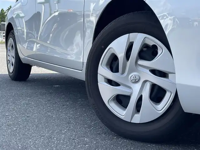 トヨタ アクア G 青森県 2022(令4)年 2.7万km プラチナホワイトパールマイカ ４WD/純正ディスプレイオーディオ/BT/CD/DVD/ETC/横滑り防止/車線逸脱/オートハイライト/パラノミックビューモニター/バックカメラ/クルーズコントロール/AC100V/パワーウィンドウ/シートヒーター/純正フロアマット