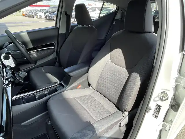 トヨタ アクア G 青森県 2022(令4)年 2.7万km プラチナホワイトパールマイカ ４WD/純正ディスプレイオーディオ/BT/CD/DVD/ETC/横滑り防止/車線逸脱/オートハイライト/パラノミックビューモニター/バックカメラ/クルーズコントロール/AC100V/パワーウィンドウ/シートヒーター/純正フロアマット