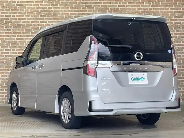 日産 セレナ ハイウェイスター V 岩手県 2021(令3)年 5.6万km ブリリアントシルバー ワンオーナー/４WD/全方位カメラ/両側パワースライドドア/ロールサンシェード/アイドリングストップ/横滑り防止装置/衝突被害軽減システム/クルーズコントロール/コーナーセンサー/レーンアシスト/ETC/フルセグTV/ドライブレコーダー/純正LEDヘッドライト/純正アルミホイール15インチ/社外マット/オートライト/オートマチックハイビーム/３列シート