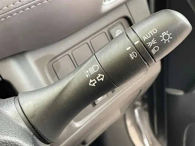 日産 セレナ ハイウェイスター V 岩手県 2021(令3)年 5.6万km ブリリアントシルバー ワンオーナー/４WD/全方位カメラ/両側パワースライドドア/ロールサンシェード/アイドリングストップ/横滑り防止装置/衝突被害軽減システム/クルーズコントロール/コーナーセンサー/レーンアシスト/ETC/フルセグTV/ドライブレコーダー/純正LEDヘッドライト/純正アルミホイール15インチ/社外マット/オートライト/オートマチックハイビーム/３列シート