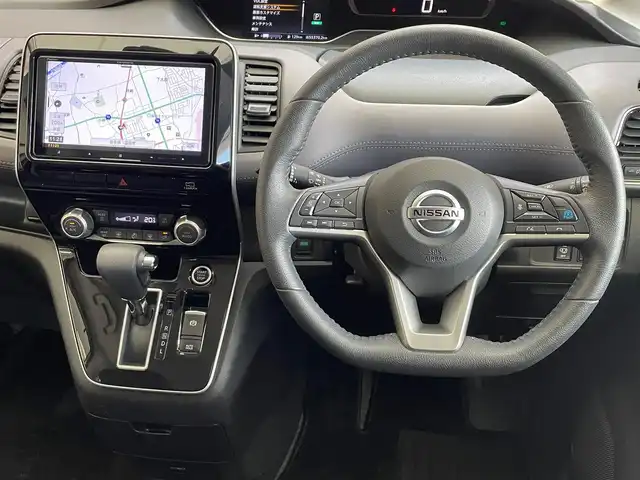 日産 セレナ ハイウェイスター V 岩手県 2021(令3)年 5.6万km ブリリアントシルバー ワンオーナー/４WD/全方位カメラ/両側パワースライドドア/ロールサンシェード/アイドリングストップ/横滑り防止装置/衝突被害軽減システム/クルーズコントロール/コーナーセンサー/レーンアシスト/ETC/フルセグTV/ドライブレコーダー/純正LEDヘッドライト/純正アルミホイール15インチ/社外マット/オートライト/オートマチックハイビーム/３列シート