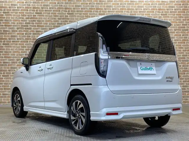 スズキ ソリオ バンディット HV MV 岩手県 2023(令5)年 7.4万km ピュアホワイトP ４WD/カラーヘッドアップディスプレイ/左側パワースライドドア/スズキセーフティサポート/デュアルカメラブレーキサポート/アダプティブクルーズコントロール/車線逸脱警報/誤発進抑制機能/標識認識機能/先行車発進お知らせ機能/リヤパーキングセンサー/横滑り防止装置/アイドリングストップ/スリムサーキュレーター/シートヒーター/ロールサンシェード/LEDヘッドライト/純正15インチアルミホイール