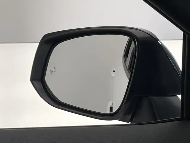 トヨタ ＲＡＶ４ ＰＨＶ Z 愛知県 2023(令5)年 1.6万km アティチュードブラックマイカ/プラチナホワイトパールマイカ 純正１０．５型ＤＡナビ　パノラマムーンルーフ　デジイン　全方位カメラ　ＢＳＭ　充電プラグ　ワイヤレス充電　ベンチレーション　セーフティセンス　衝突軽減　シートヒーター　前後ドラレコ　ＥＴＣ２．０　フルセグＴＶ　サンルーフ　デジタルインナーミラー　パノラミックビューモニター　オートハイビーム　レーンキープ　追従クルコン　純正フロアマット　電動リヤゲート　カーテンエアバッグ　プッシュスタート　スマートキー　ルーフレール　