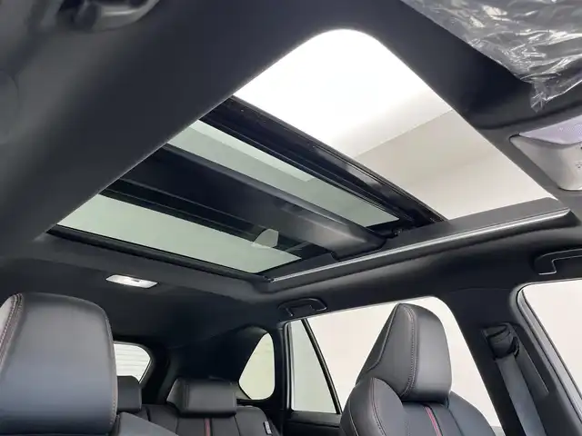 トヨタ ＲＡＶ４ ＰＨＶ Z 愛知県 2023(令5)年 1.6万km アティチュードブラックマイカ/プラチナホワイトパールマイカ 純正１０．５型ＤＡナビ　パノラマムーンルーフ　デジイン　全方位カメラ　ＢＳＭ　充電プラグ　ワイヤレス充電　ベンチレーション　セーフティセンス　衝突軽減　シートヒーター　前後ドラレコ　ＥＴＣ２．０　フルセグＴＶ　サンルーフ　デジタルインナーミラー　パノラミックビューモニター　オートハイビーム　レーンキープ　追従クルコン　純正フロアマット　電動リヤゲート　カーテンエアバッグ　プッシュスタート　スマートキー　ルーフレール　
