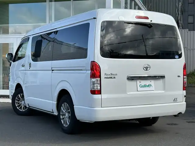 トヨタ ハイエース GL 道央・札幌 2017(平29)年 6.5万km ホワイトパールクリスタルシャイン ・4WD/・ワンオーナー/・寒冷地仕様/・社外ナビ/CD&DVD&BT&USB&フルセグTV/・テレビ/・ベッドキット/・バックカメラ/・片側イージークローザードア/・前方ドライブレコーダー/・ETC/・オートライト/・LEDヘッドライト/・フォグランプ/・バックフォグ/・ドアバイザー/・積込社外AW付冬タイヤ/・スペアキー1本/・保証書/・取扱説明書