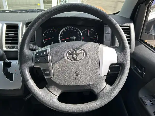 トヨタ ハイエース GL 道央・札幌 2017(平29)年 6.5万km ホワイトパールクリスタルシャイン ・4WD/・ワンオーナー/・寒冷地仕様/・社外ナビ/CD&DVD&BT&USB&フルセグTV/・テレビ/・ベッドキット/・バックカメラ/・片側イージークローザードア/・前方ドライブレコーダー/・ETC/・オートライト/・LEDヘッドライト/・フォグランプ/・バックフォグ/・ドアバイザー/・積込社外AW付冬タイヤ/・スペアキー1本/・保証書/・取扱説明書