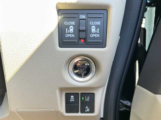 ホンダ Ｎ ＢＯＸ G L ターボ ホンダセンシング 静岡県 2020(令2)年 1.4万km ブリティッシュグリーンP 純正メモリナビ/・CD/・DVD/・フルセグＴＶ/・Bluetooth/・AM/・FM/主要装備/・両側パワスラ/・衝突軽減/・レーンキープ/・追従クルコン/・バックカメラ/・ETC/・ドラレコ前/・シートヒーターD/N席/・ステリモ/・パドルシフト/・LEDヘッドライト/・オートライト/・純正フロアマット/・純正アルミホイール/・スマートキ/・プッシュスタート