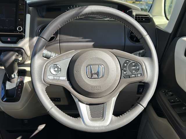 ホンダ Ｎ ＢＯＸ G L ターボ ホンダセンシング 静岡県 2020(令2)年 1.4万km ブリティッシュグリーンP 純正メモリナビ/・CD/・DVD/・フルセグＴＶ/・Bluetooth/・AM/・FM/主要装備/・両側パワスラ/・衝突軽減/・レーンキープ/・追従クルコン/・バックカメラ/・ETC/・ドラレコ前/・シートヒーターD/N席/・ステリモ/・パドルシフト/・LEDヘッドライト/・オートライト/・純正フロアマット/・純正アルミホイール/・スマートキ/・プッシュスタート