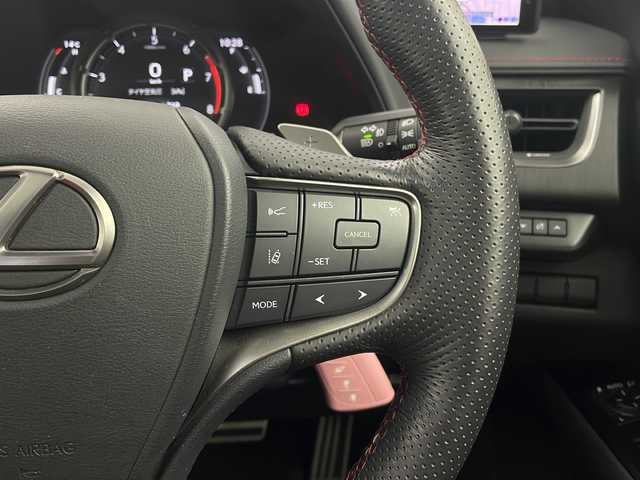 レクサス ＵＸ 200 Fスポーツ 栃木県 2018(平30)年 1.3万km ブレージングカーネリアンコントラストレイヤリング トヨタセーフティセンス/・プリクラッシュセーフティ/・レーントレーシングアシスト/・レーンディパーチャーアラート/・ロードサインアシスト/・レーダークルーズコントロール/・オートマチックハイビーム/・先行車発進アラーム/・プロアクティブドライビングアシスト/・レーンチェンジアシスト/・緊急時操舵支援/禁煙車/サンルーフ/シートヒーター/ハンドルヒーター/シートクーラー/アクティブサウンドコントロール/社外レーダー/LEDヘッドライト/フォグライト/社外ドラレコ/電動リアゲート/シートメモリ/ETC/スマートキー/パドルシフト/純正Fスポーツ専用フロアマット