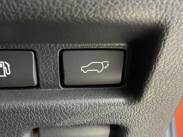 レクサス ＵＸ 200 Fスポーツ 栃木県 2018(平30)年 1.3万km ブレージングカーネリアンコントラストレイヤリング トヨタセーフティセンス/・プリクラッシュセーフティ/・レーントレーシングアシスト/・レーンディパーチャーアラート/・ロードサインアシスト/・レーダークルーズコントロール/・オートマチックハイビーム/・先行車発進アラーム/・プロアクティブドライビングアシスト/・レーンチェンジアシスト/・緊急時操舵支援/禁煙車/サンルーフ/シートヒーター/ハンドルヒーター/シートクーラー/アクティブサウンドコントロール/社外レーダー/LEDヘッドライト/フォグライト/社外ドラレコ/電動リアゲート/シートメモリ/ETC/スマートキー/パドルシフト/純正Fスポーツ専用フロアマット