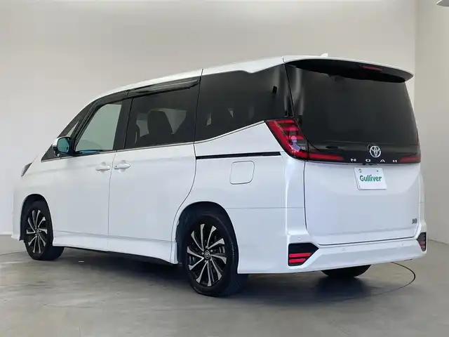 トヨタ ノア ハイブリッド S－Z 埼玉県 2023(令5)年 5万km ホワイトパールクリスタルシャイン 10.5型ディスプレイオーディオ/ CD DVD Bluetooth USB HDMI Miracast フルセグ/快適利便パッケージ/ユニバーサルステップ/フリップダウンモニター/バックカメラ/両側パワースライドドア/パワーバックドア/前後ドライブレコーダー/レーダークルーズコントロール/シートヒーター/オートLEDライト/オートハイビーム/ETC2.0/前後コーナーセンサー/純正17インチアルミホイール