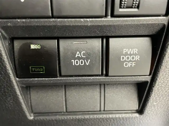 トヨタ ノア ハイブリッド S－Z 埼玉県 2023(令5)年 5万km ホワイトパールクリスタルシャイン 10.5型ディスプレイオーディオ/ CD DVD Bluetooth USB HDMI Miracast フルセグ/快適利便パッケージ/ユニバーサルステップ/フリップダウンモニター/バックカメラ/両側パワースライドドア/パワーバックドア/前後ドライブレコーダー/レーダークルーズコントロール/シートヒーター/オートLEDライト/オートハイビーム/ETC2.0/前後コーナーセンサー/純正17インチアルミホイール