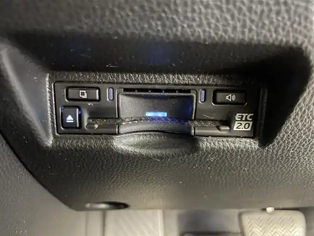 トヨタ ノア ハイブリッド S－Z 埼玉県 2023(令5)年 5万km ホワイトパールクリスタルシャイン 10.5型ディスプレイオーディオ/ CD DVD Bluetooth USB HDMI Miracast フルセグ/快適利便パッケージ/ユニバーサルステップ/フリップダウンモニター/バックカメラ/両側パワースライドドア/パワーバックドア/前後ドライブレコーダー/レーダークルーズコントロール/シートヒーター/オートLEDライト/オートハイビーム/ETC2.0/前後コーナーセンサー/純正17インチアルミホイール