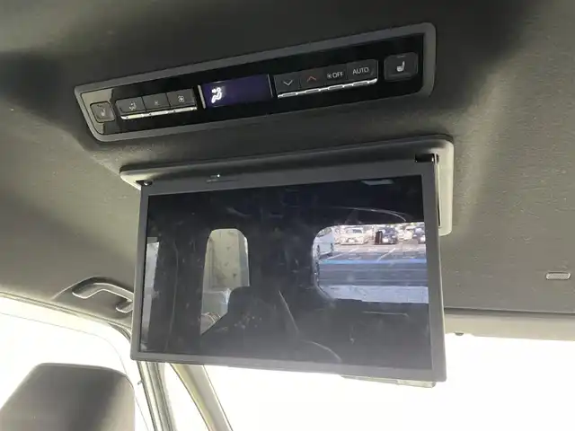 トヨタ ノア ハイブリッド S－Z 埼玉県 2023(令5)年 5万km ホワイトパールクリスタルシャイン 10.5型ディスプレイオーディオ/ CD DVD Bluetooth USB HDMI Miracast フルセグ/快適利便パッケージ/ユニバーサルステップ/フリップダウンモニター/バックカメラ/両側パワースライドドア/パワーバックドア/前後ドライブレコーダー/レーダークルーズコントロール/シートヒーター/オートLEDライト/オートハイビーム/ETC2.0/前後コーナーセンサー/純正17インチアルミホイール