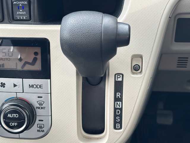 ダイハツ ムーヴ X リミテッド SAⅢ 宮城県 2019(令1)年 3.3万km ファイアークォーツレッドM 登録時走行距離32148km/純正SDナビ/AM・FM・Bluetooth・CD・DVD・TV/横滑り防止装置/衝突軽減システム/ヘッドライトイベライザー/バックカメラ/プッシュスタート/ステアリングリモコン/PWRモードスイッチ/電動格納ミラー/コーナーセンサー/シートヒーター/純正フロアマット/純正ドアバイザー/オートライト/純正アルミホイール