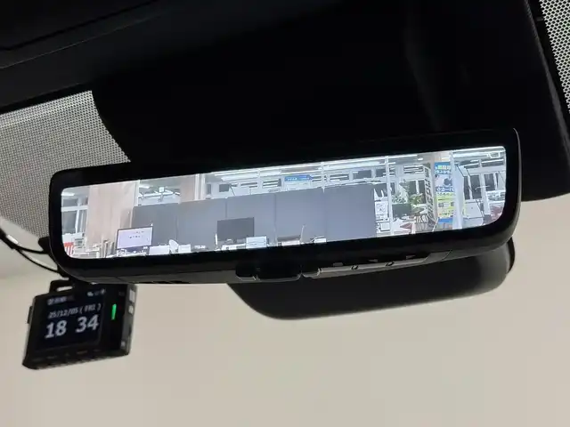 トヨタ アルファードハイブリット Z 三重県 2024(令6)年 0.2万km プラチナホワイトパールマイカ ハイブリッド/FF/MTモード付フロアCVT/14インチナビ/（FM/AM/TV/Bluetooth/USB/iPod/Miracast/CarPlay/AndroidAuto）/13.2インチ 有機EL後席モニター/パノラミックビューモニター（床下透過表示機能付）/両側パワースライドドア/ドライブレコーダー 前後/ETC2.0/Toyota Safety Sense/●PCS、LTA、レーダークルコン、アダプティブハイビーム、RSA、プロアクティブドライビングアシスト/●パーキングサポートブレーキ/・BSM/LCA/安心降車アシスト/など/装備/・デジタルインナーミラー*/・左右独立ムーンルーフ*/・合皮シート（ブラック）/・シートヒーター＆ベンチレーション（D/N/2nd）/・ステアリングヒーター/・パワーシート（Dメモリー付8way/N4way/2ndリクライニング＆オットマン）/・パワーバックドア/・100Vコンセント（1500W）/・ステアリングスイッチ/・3眼LEDヘッドランプ/・スーパーロングオーバーヘッドコンソール/・前席・後席左右独立オートエアコン/・オートワイパー/・おくだけ充電/・18inAW/・保/取/・スマートキーx2/など/*…メーカーOP