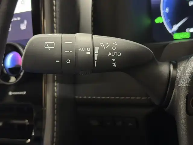 トヨタ アルファードハイブリット Z 三重県 2024(令6)年 0.2万km プラチナホワイトパールマイカ ハイブリッド/FF/MTモード付フロアCVT/14インチナビ/（FM/AM/TV/Bluetooth/USB/iPod/Miracast/CarPlay/AndroidAuto）/13.2インチ 有機EL後席モニター/パノラミックビューモニター（床下透過表示機能付）/両側パワースライドドア/ドライブレコーダー 前後/ETC2.0/Toyota Safety Sense/●PCS、LTA、レーダークルコン、アダプティブハイビーム、RSA、プロアクティブドライビングアシスト/●パーキングサポートブレーキ/・BSM/LCA/安心降車アシスト/など/装備/・デジタルインナーミラー*/・左右独立ムーンルーフ*/・合皮シート（ブラック）/・シートヒーター＆ベンチレーション（D/N/2nd）/・ステアリングヒーター/・パワーシート（Dメモリー付8way/N4way/2ndリクライニング＆オットマン）/・パワーバックドア/・100Vコンセント（1500W）/・ステアリングスイッチ/・3眼LEDヘッドランプ/・スーパーロングオーバーヘッドコンソール/・前席・後席左右独立オートエアコン/・オートワイパー/・おくだけ充電/・18inAW/・保/取/・スマートキーx2/など/*…メーカーOP