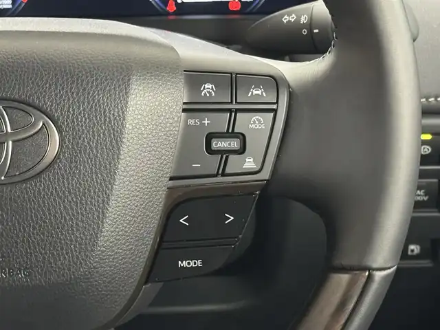 トヨタ アルファードハイブリット Z 三重県 2024(令6)年 0.2万km プラチナホワイトパールマイカ ハイブリッド/FF/MTモード付フロアCVT/14インチナビ/（FM/AM/TV/Bluetooth/USB/iPod/Miracast/CarPlay/AndroidAuto）/13.2インチ 有機EL後席モニター/パノラミックビューモニター（床下透過表示機能付）/両側パワースライドドア/ドライブレコーダー 前後/ETC2.0/Toyota Safety Sense/●PCS、LTA、レーダークルコン、アダプティブハイビーム、RSA、プロアクティブドライビングアシスト/●パーキングサポートブレーキ/・BSM/LCA/安心降車アシスト/など/装備/・デジタルインナーミラー*/・左右独立ムーンルーフ*/・合皮シート（ブラック）/・シートヒーター＆ベンチレーション（D/N/2nd）/・ステアリングヒーター/・パワーシート（Dメモリー付8way/N4way/2ndリクライニング＆オットマン）/・パワーバックドア/・100Vコンセント（1500W）/・ステアリングスイッチ/・3眼LEDヘッドランプ/・スーパーロングオーバーヘッドコンソール/・前席・後席左右独立オートエアコン/・オートワイパー/・おくだけ充電/・18inAW/・保/取/・スマートキーx2/など/*…メーカーOP