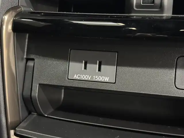 トヨタ アルファードハイブリット Z 三重県 2024(令6)年 0.2万km プラチナホワイトパールマイカ ハイブリッド/FF/MTモード付フロアCVT/14インチナビ/（FM/AM/TV/Bluetooth/USB/iPod/Miracast/CarPlay/AndroidAuto）/13.2インチ 有機EL後席モニター/パノラミックビューモニター（床下透過表示機能付）/両側パワースライドドア/ドライブレコーダー 前後/ETC2.0/Toyota Safety Sense/●PCS、LTA、レーダークルコン、アダプティブハイビーム、RSA、プロアクティブドライビングアシスト/●パーキングサポートブレーキ/・BSM/LCA/安心降車アシスト/など/装備/・デジタルインナーミラー*/・左右独立ムーンルーフ*/・合皮シート（ブラック）/・シートヒーター＆ベンチレーション（D/N/2nd）/・ステアリングヒーター/・パワーシート（Dメモリー付8way/N4way/2ndリクライニング＆オットマン）/・パワーバックドア/・100Vコンセント（1500W）/・ステアリングスイッチ/・3眼LEDヘッドランプ/・スーパーロングオーバーヘッドコンソール/・前席・後席左右独立オートエアコン/・オートワイパー/・おくだけ充電/・18inAW/・保/取/・スマートキーx2/など/*…メーカーOP