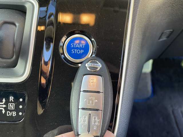 日産 セレナ e－パワー ハイウェイスター V 三重県 2020(令2)年 1.9万km ダイヤモンドブラック 純正10型ナビ/全方位カメラ/純正ドラレコ/純正ビルトインETC2.0/両側パワースライドドア/BSM/クルーズコントロール/レーンキープアシスト/衝突被害軽減ブレーキ/ステアリングスイッチ/スマートキー/純正15インチAW/LEDオートライト/フォグランプ/電動格納ミラー