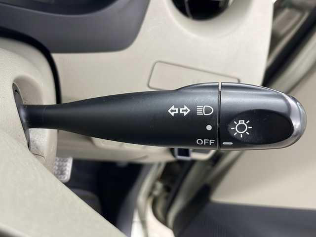 ダイハツ ミラ L 秋田県 2009(平21)年 8.7万km シャンパンゴールドメタリック 純正オーディオ　/ハロゲンライト　/社外13インチアルミホイール　/電動格納ミラー　/社外フロアマット　/純正ドアバイザー　/ヘッドレベライザー　/リモコンキー