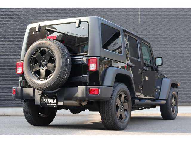 クライスラー・ジープ ジープ ラングラー アンリミテッド スポーツ 大分県 2018(平30)年 6.9万km ブラック 4WD/クルーズコントロール/社外ナビ/地デジ/Bluetooth/CD/サイドカメラ/純正18インチAW/純正フロアマット/ETC/リモコンキー/スペアキー1本/背面タイヤあり