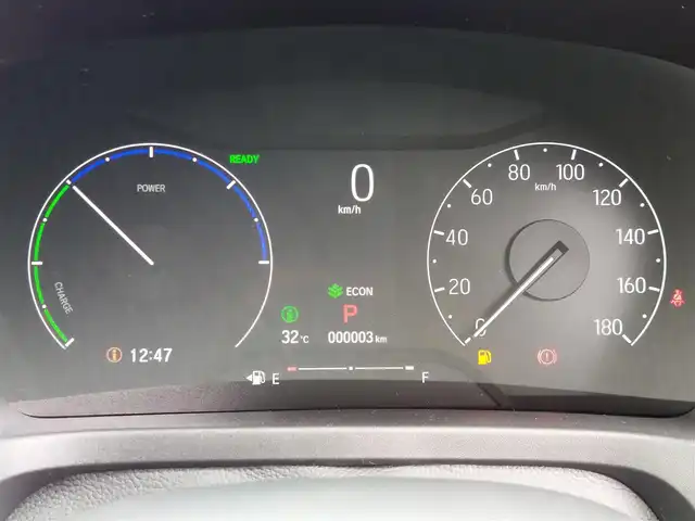 ホンダ ヴェゼル ハイブリッド e:HEV Z 東京都 2025(令7)年 0.1万km未満 プラチナホワイトパール 登録済未使用車/純正ナビ/バックカメラ/ビルトインETC2.0/ハーフレザーシート/シートヒーター/ステアリングヒーター/ワイヤレス充電/パワーバックドア/パドルシフト/衝突軽減ブレーキ/路外逸脱抑制機能/アダプティブクルーズコントロール/ブラインドスポットモニター/誤発進抑制機能/コーナーセンサー/オートマチックハイビーム