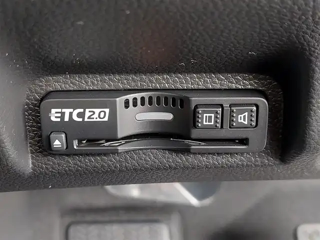 ホンダ ヴェゼル ハイブリッド e:HEV Z 東京都 2025(令7)年 0.1万km未満 プラチナホワイトパール 登録済未使用車/純正ナビ/バックカメラ/ビルトインETC2.0/ハーフレザーシート/シートヒーター/ステアリングヒーター/ワイヤレス充電/パワーバックドア/パドルシフト/衝突軽減ブレーキ/路外逸脱抑制機能/アダプティブクルーズコントロール/ブラインドスポットモニター/誤発進抑制機能/コーナーセンサー/オートマチックハイビーム