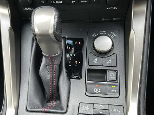 レクサス ＮＸ 200t Fスポーツ 愛媛県 2016(平28)年 3.3万km グラファイトブラックガラスフレーク ワンオーナー/純正ナビ/Bluetooth/AUX/フルセグTV/CD/ブルーレイ/バックカメラ/サイドカメラ/追従機能ありクルーズコントロール/パーキングアシスト/純正18AW/ETC/LEDオートライト/オートマチックハイビーム/横滑り防止機能/レーンキープアシスト/レザーシート/シートヒーター/エアシート/パワーシート/パドルシフト/ステアリングヒーター/コーナーセンサー/衝突被害軽減システム/カーテンエアバッグ/スマートキー/プッシュスタート