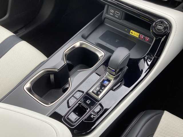 レクサス ＮＸ 350 Fスポーツ 富山県 2022(令4)年 2.8万km ソニッククロム 4WD/パノラマルーフ/マークレビンソン（プレミアムサウンド）/パノラミックビューモニター/トヨタセーフティセンス/ヘッドアップディスプレイ/ブラインドスポットモニター/パワーバックドア/クリアランスソナー/3眼LEDヘッドライト/オートマチックハイビーム/純正メーカーナビ/フルセグ/ETC2.0/ルーフレール/前席パワーシート/ドライブレコーダー