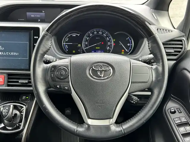 トヨタ エスクァイア ハイブリッド Gi ブラックテーラード 茨城県 2016(平28)年 4.2万km ホワイトパールクリスタルシャイン プッシュスタート/スマートキー/スペアキー/保証書付き/取扱説明書/モデリスタエアロ（前横後）/Bluetooth接続/フルセグTV/クルーズコントロール/両側パワースライド/オートマチックハイビーム/オートライト/バックカメラ/前席シートヒーター/衝突被害軽減システム/ブラックレザーシート