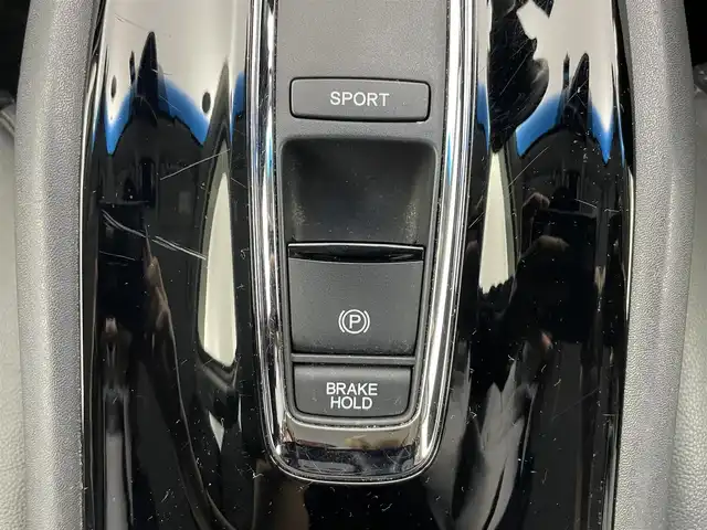 ホンダ ヴェゼル ハイブリッド Z 富山県 2015(平27)年 3.9万km ホワイトオーキッドパール 純正ナビ(AM/FM/CD/DVD/BT)/バックカメラ/クルーズコントロール/衝突軽減ブレーキ/ウインドシールドデアイサー/電子パーキングブレーキ/オートブレーキホールド/ETC/前後ドライブレコーダー/後方コーナーセンサー/前席シートヒーター/社外AW付スタッドレスタイヤ車載/LEDヘッドライト/純正フロアマット/純正AW/パドルシフト/オートライト/スマートキー/スペアキー1本/プッシュスタート