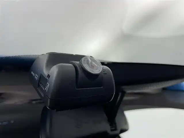 ホンダ ヴェゼル ハイブリッド Z 富山県 2015(平27)年 3.9万km ホワイトオーキッドパール 純正ナビ(AM/FM/CD/DVD/BT)/バックカメラ/クルーズコントロール/衝突軽減ブレーキ/ウインドシールドデアイサー/電子パーキングブレーキ/オートブレーキホールド/ETC/前後ドライブレコーダー/後方コーナーセンサー/前席シートヒーター/社外AW付スタッドレスタイヤ車載/LEDヘッドライト/純正フロアマット/純正AW/パドルシフト/オートライト/スマートキー/スペアキー1本/プッシュスタート