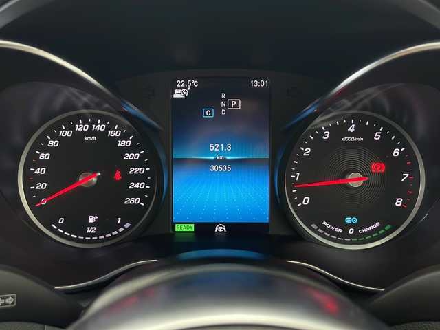 メルセデス・ベンツ Ｃ２００ 4マチック SW AVG AMGライン 秋田県 2019(平31)年 3.1万km オブシディアンブラック 4WD/純正ナビ/（BT/フルセグTV/AppleCarPlay/AndroidAuto）/バックカメラ/ETC2.0/ドラレコ/レーダーセーフティパッケージ/コーナーセンサー/アイドリングストップ/ルーフレール/レザーシート/パワーシート/シートヒーター/ミラーヒーター/パーキングポジション機能付きドアミラー/本革ステアリング/パドルシフト/ステアリングリモコン/LEDヘッドランプ/フォグランプ/電動パーキングブレーキ/純正AW冬タイヤ積み込み/（225/50R17 4分山）