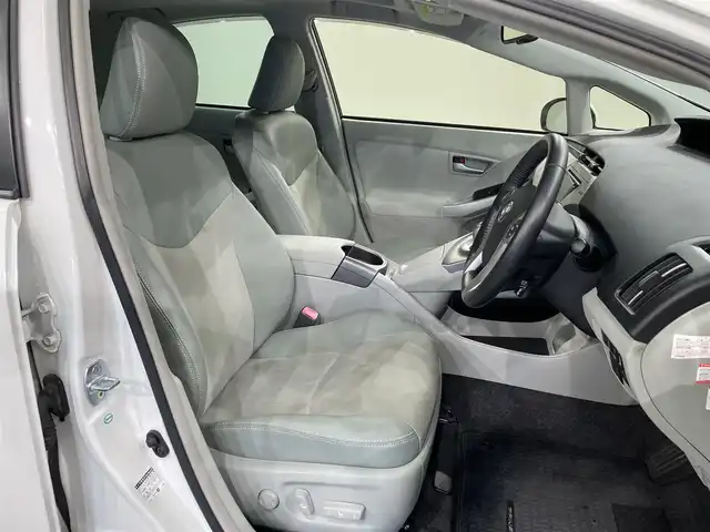 トヨタ プリウス G ツーリングセレクション 愛知県 2012(平24)年 7.1万km ホワイトパールクリスタルシャイン 純正HDDナビ（NHZD-W62G）/（Bluetooth/地デジ/FM/AM/HDD/CD・DVD再生)/サンルーフ　/プリクラッシュセーフティ　/レーダークルーズコントロール　/ビルトインＥＴＣ　/ハーフレザーシート　/バックカメラ　/パーキングセンサー　/D席パワーシート/ＬＥＤヘッドライト　/ＬＥＤフォグランプ/純正フロアマット　/プッシュスタート/　　-スマートキー/スペアタイヤ有
