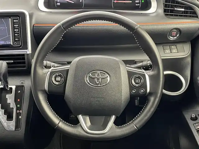 トヨタ シエンタ G 埼玉県 2016(平28)年 3.4万km ブラック 登録時走行距離33060km/純正７型ナビ　/バックカメラ　/ドライブレコーダー　/ＥＴＣ　/両側パワースライド　/衝突軽減システム　/盗難防止装置　/横滑り防止装置　/レーンキープアシスト　/アイドリングストップ/ＬＥＤヘッドライト　/オートハイビーム　/オートライト/３列シート/シートヒーター/純正15インチアルミホイール/ドアバイザー/純正フロアマット