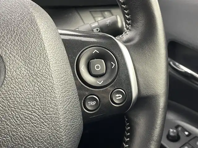 トヨタ シエンタ G 埼玉県 2016(平28)年 3.4万km ブラック 登録時走行距離33060km/純正７型ナビ　/バックカメラ　/ドライブレコーダー　/ＥＴＣ　/両側パワースライド　/衝突軽減システム　/盗難防止装置　/横滑り防止装置　/レーンキープアシスト　/アイドリングストップ/ＬＥＤヘッドライト　/オートハイビーム　/オートライト/３列シート/シートヒーター/純正15インチアルミホイール/ドアバイザー/純正フロアマット