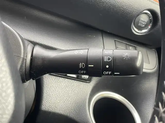 トヨタ シエンタ G 埼玉県 2016(平28)年 3.4万km ブラック 登録時走行距離33060km/純正７型ナビ　/バックカメラ　/ドライブレコーダー　/ＥＴＣ　/両側パワースライド　/衝突軽減システム　/盗難防止装置　/横滑り防止装置　/レーンキープアシスト　/アイドリングストップ/ＬＥＤヘッドライト　/オートハイビーム　/オートライト/３列シート/シートヒーター/純正15インチアルミホイール/ドアバイザー/純正フロアマット