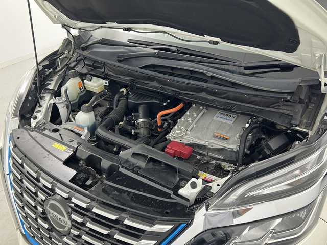 日産 セレナ e－パワー ハイウェイスター V 宮城県 2020(令2)年 4.8万km ブリリアントホワイトパール プロパイロット/エマージェンシーブレーキ/側方運転支援/ブラインドスポットモニター/アラウンドビューモニター/純正フリップダウンモニター/デジタルインナーミラー/両側パワースライドドア/ハンズフリーオートスライド/純正10型ナビ/・BT.CD.DVD.SD/フルセグカメラ/ビルトインETC/純正ドライブレコーダー（F）/プッシュスタート/スマートキー/電動パーキングブレーキ/アイドリングストップ/LEDヘッドライト/LEDフォグライト/純正フロアマット/純正16インチAW/ロールサンシェード/シートバックテーブル
