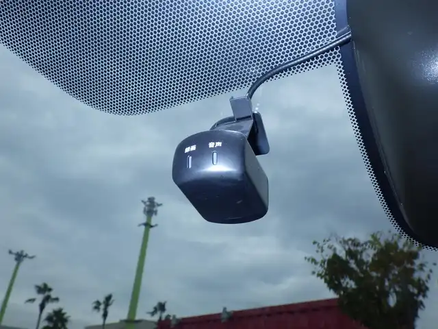 日産 セレナ e－パワー ハイウェイスター V 千葉県 2020(令2)年 4.8万km ブリリアントホワイトパール エマージェンシーブレーキ/プロパイロット/インテリジェントクルーズコントロール/ハンズフリー両側パワースライドドア/10インチ純正SDナビ/地デジTV/【BD/DVD/CD再生機能　Bluetooth接続】/アラウンドビューモニター/フリップダウンモニター/ドライブレコーダー/革巻きステアリング/ステアリングスイッチ/ETC/LEDヘッドライト/フォグライト/ウインカーミラー/コーナーセンサー/純正16インチアルミホイル/サイド/カーテンエアバッグ/インテリジェントキー