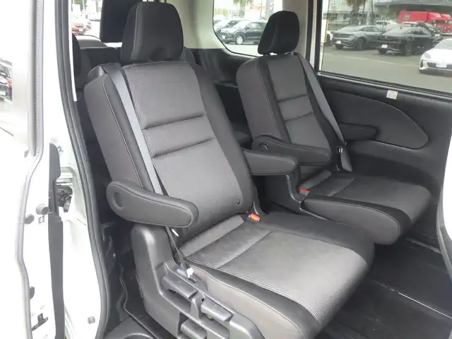 日産 セレナ e－パワー ハイウェイスター V 千葉県 2020(令2)年 4.8万km ブリリアントホワイトパール エマージェンシーブレーキ/プロパイロット/インテリジェントクルーズコントロール/ハンズフリー両側パワースライドドア/10インチ純正SDナビ/地デジTV/【BD/DVD/CD再生機能　Bluetooth接続】/アラウンドビューモニター/フリップダウンモニター/ドライブレコーダー/革巻きステアリング/ステアリングスイッチ/ETC/LEDヘッドライト/フォグライト/ウインカーミラー/コーナーセンサー/純正16インチアルミホイル/サイド/カーテンエアバッグ/インテリジェントキー