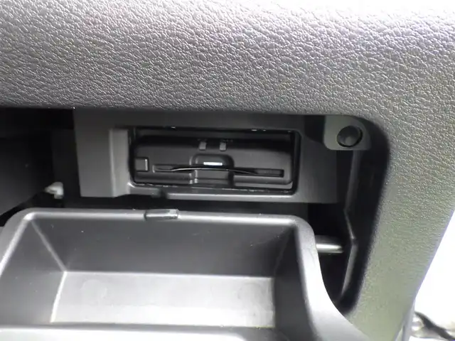 日産 セレナ e－パワー ハイウェイスター V 千葉県 2020(令2)年 4.8万km ブリリアントホワイトパール エマージェンシーブレーキ/プロパイロット/インテリジェントクルーズコントロール/ハンズフリー両側パワースライドドア/10インチ純正SDナビ/地デジTV/【BD/DVD/CD再生機能　Bluetooth接続】/アラウンドビューモニター/フリップダウンモニター/ドライブレコーダー/革巻きステアリング/ステアリングスイッチ/ETC/LEDヘッドライト/フォグライト/ウインカーミラー/コーナーセンサー/純正16インチアルミホイル/サイド/カーテンエアバッグ/インテリジェントキー